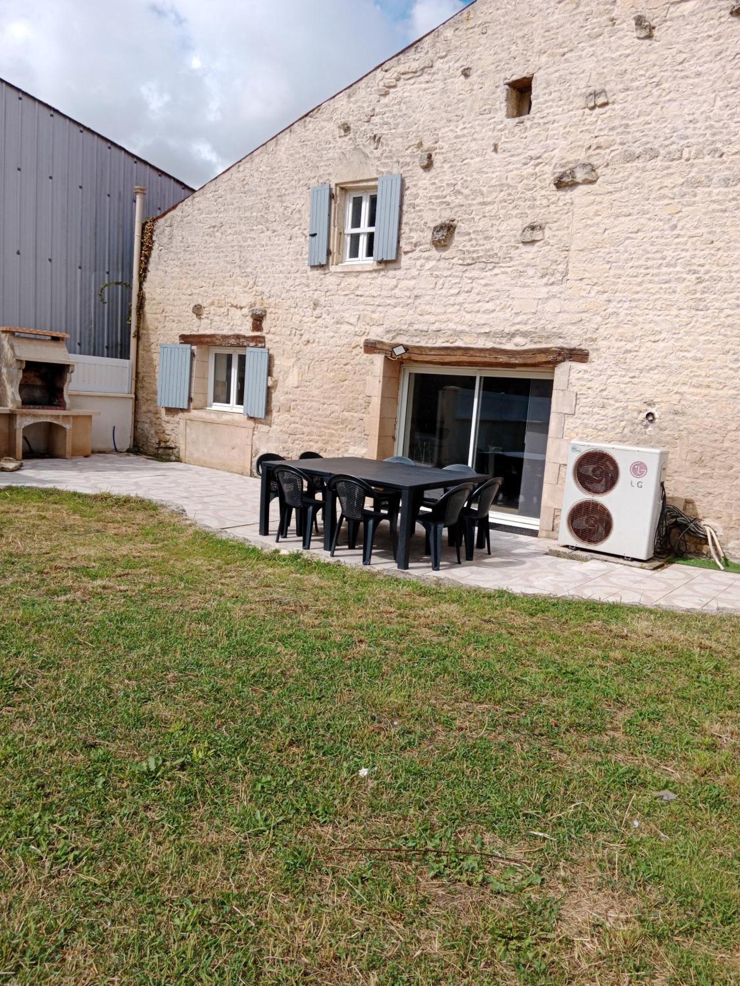 La Grange Pyratelle Villa Puyravault  Екстериор снимка
